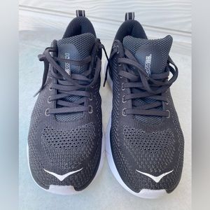 Hoka men tennis shoes. Size 7.5